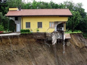 I geologi: “dal 2003 in Italia costruite oltre 258.000 case illegali. E il rischio sismico? Il rischio idrogeologico?”
