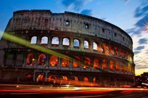Colosseo, duemila anni di terremoti e cinquanta di traffico
