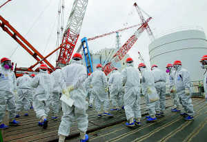 Nel cantiere Fukushima le ferite dello tsunami