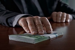 Corruzione, truccati 7 appalti su 10. Bianchi (Acer): “Rivedere i criteri di aggiudicazione”
