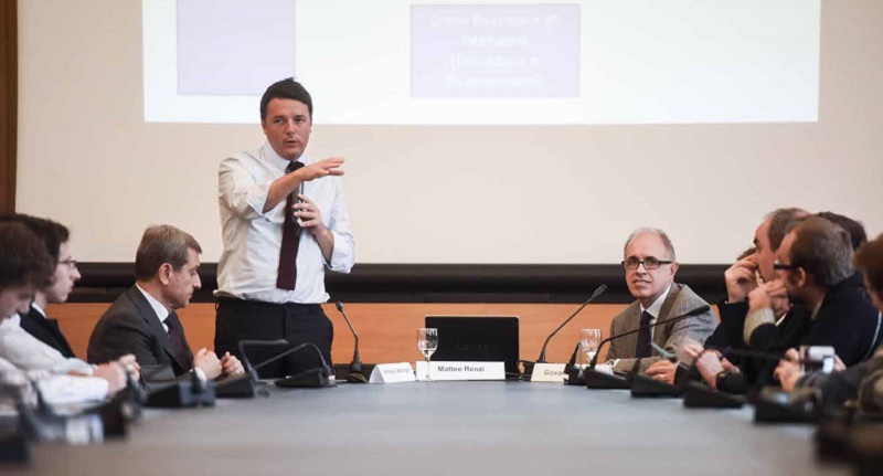 Renzi promette fondi e attacca l’Ue: “Pensare alle scuole, non ai bilanci”