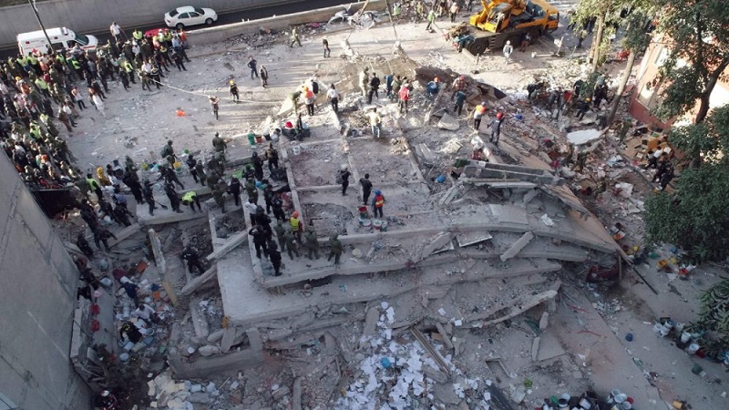 Il terremoto sbriciola il Messico. Muoiono 32 bambini sotto la scuola