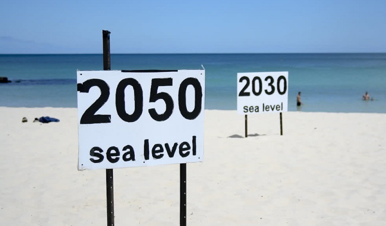 Un futuro allagato: l’innalzamento del livello del mare colpirà 3 volte più persone di quanto si credeva